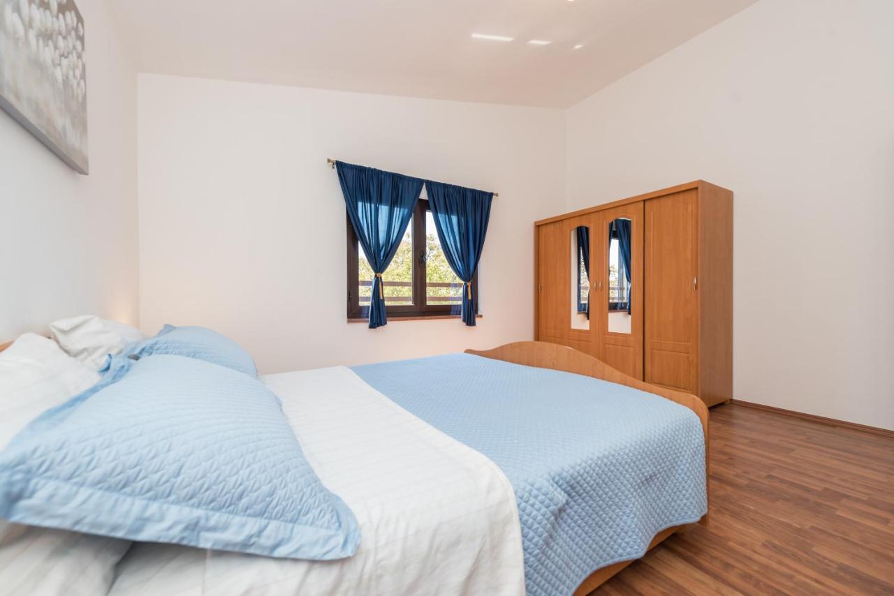 Apartment Astoria Затон Екстер'єр фото
