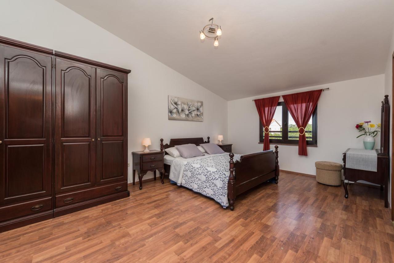 Apartment Astoria Затон Екстер'єр фото