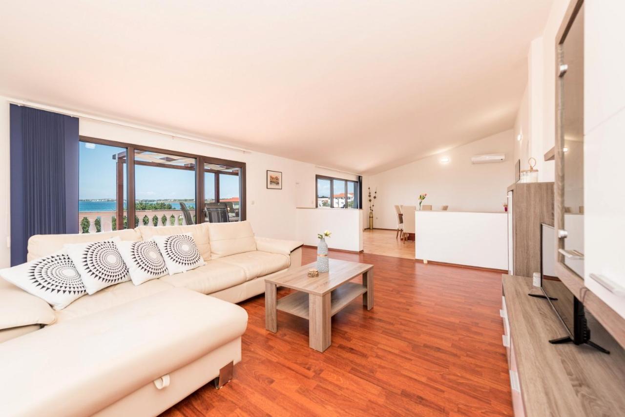 Apartment Astoria Затон Екстер'єр фото