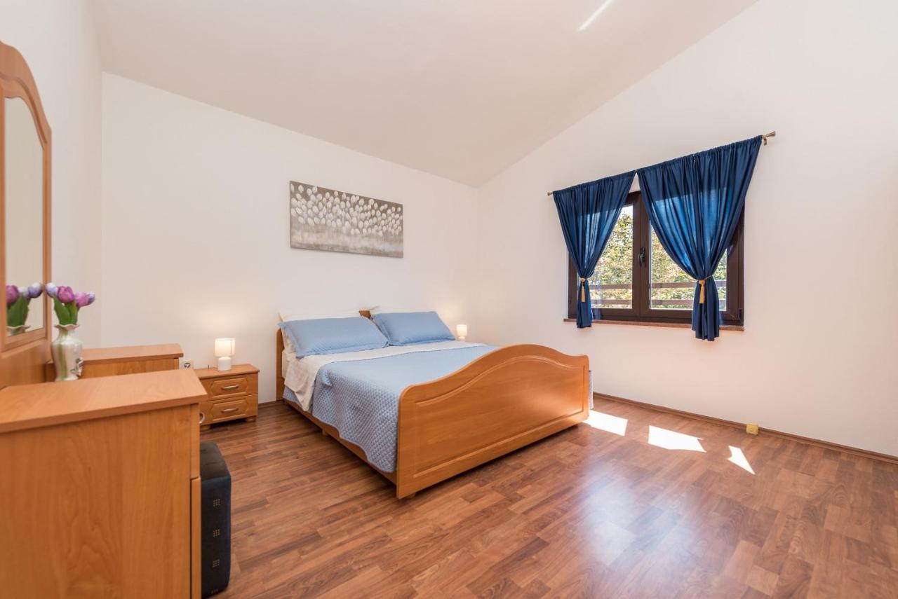 Apartment Astoria Затон Екстер'єр фото