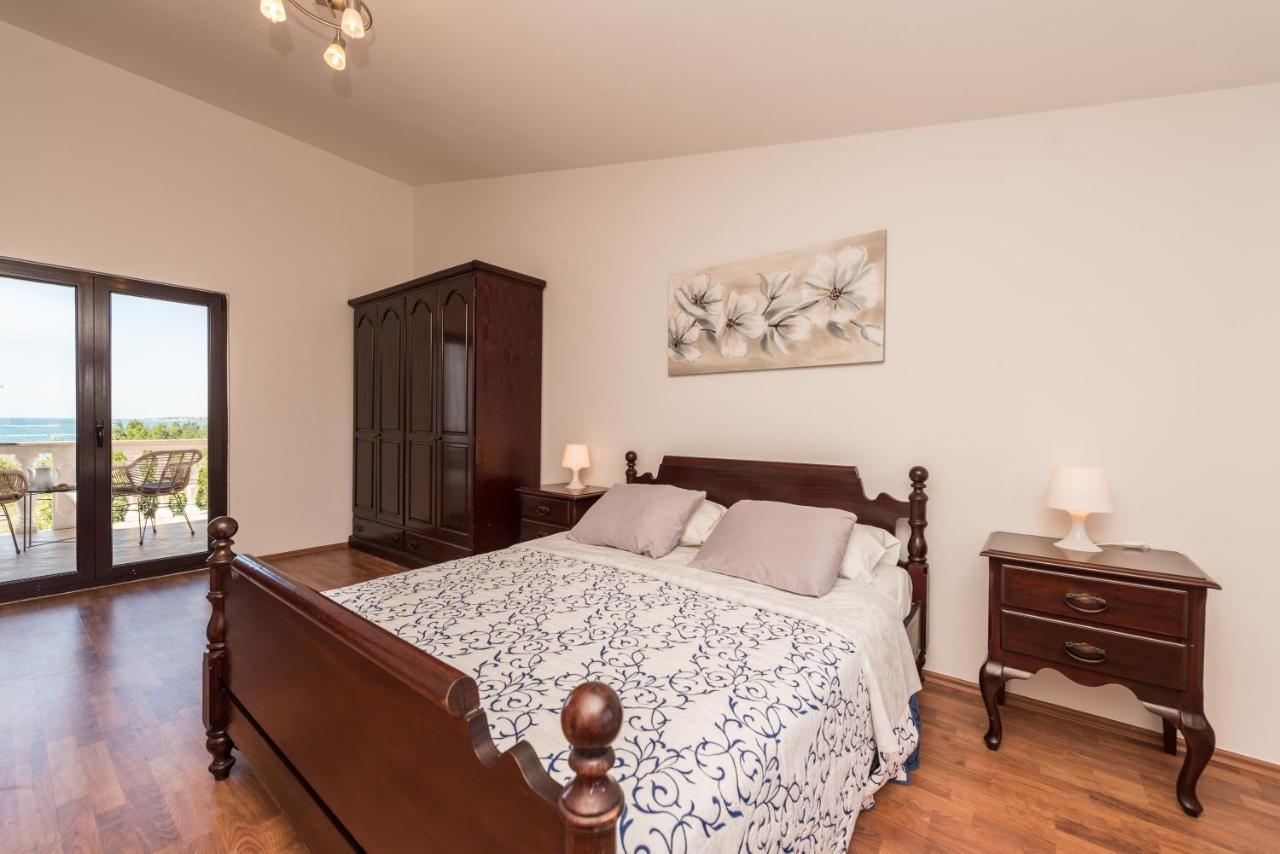 Apartment Astoria Затон Екстер'єр фото